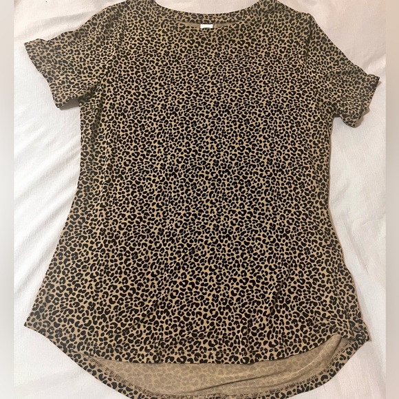 Old Navy Luxe T-Shirt, Leopard Print, Size XS - Picture 1 of 4